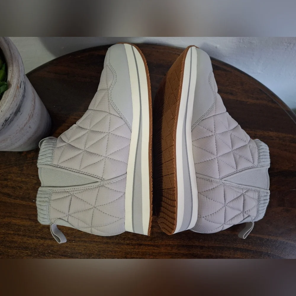 Teva Reember Quilted Gray Women's Ankle Winter Boots Size 9. - Picture 5 of 8